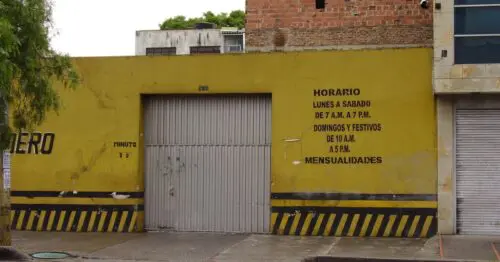 PARQUEADERO  CARRERA 24